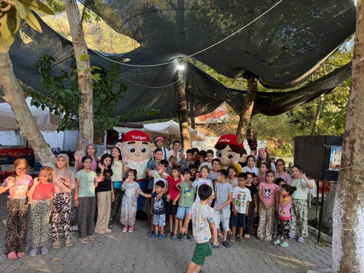 Turgut ve Lulu Çatalköprü ve Osmancık’ta Çocuklarla Buluştu
